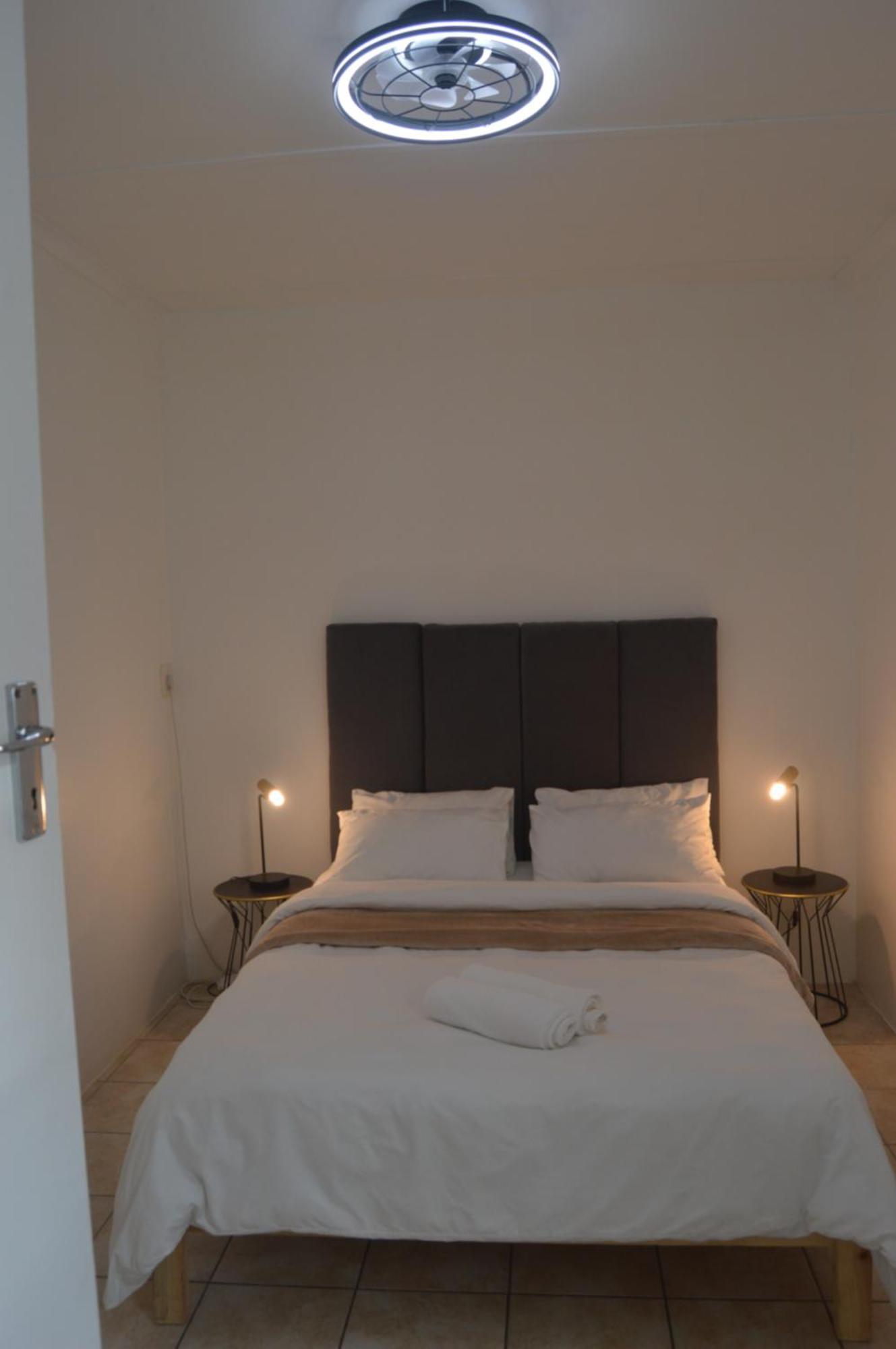 Oasis - Renovated - Queen Extra Length Bed Cape Town