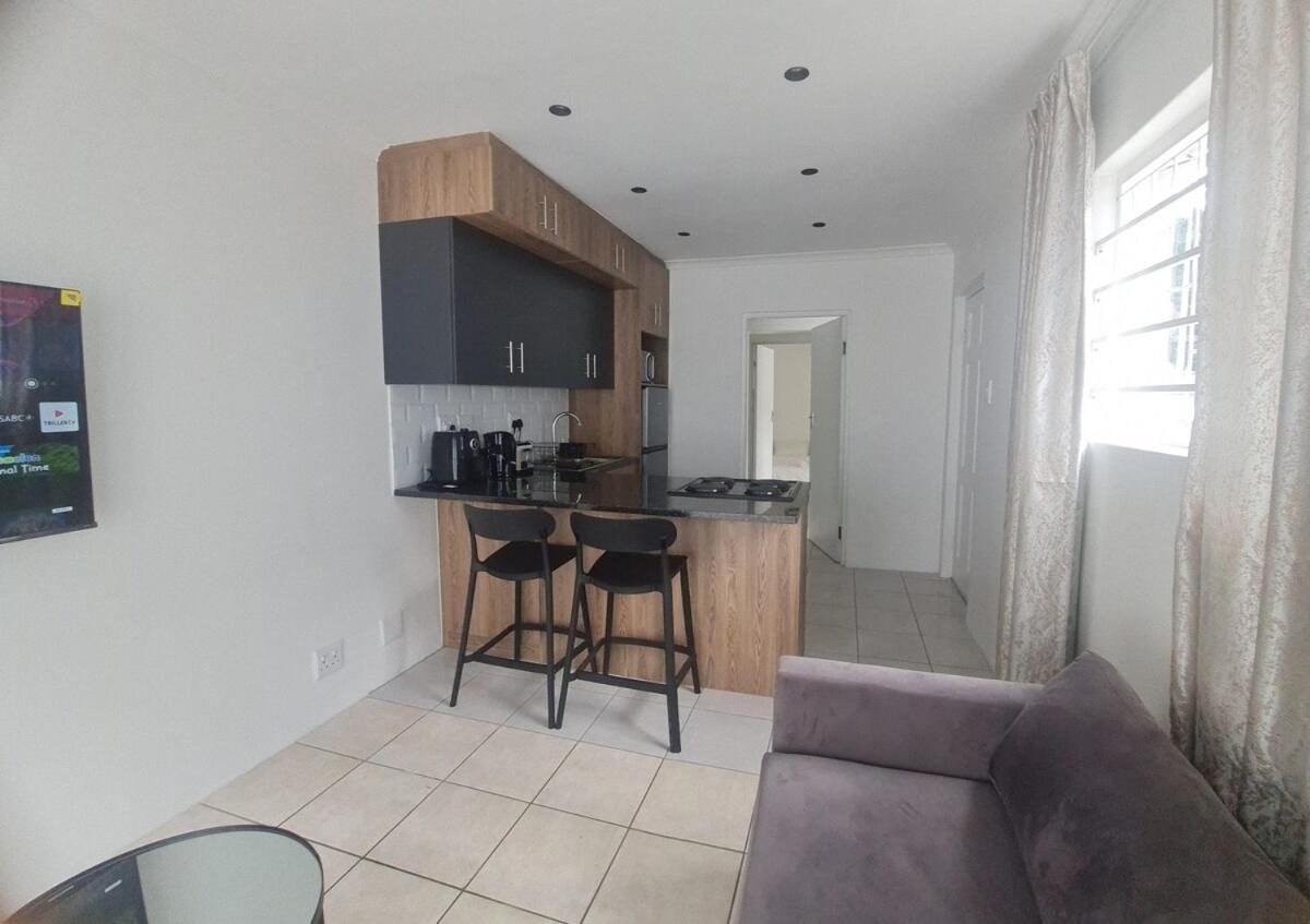 Oasis - Renovated - Queen Extra Length Bed *